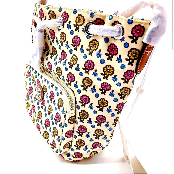 🎀NWT Tory Burch Virginia Printed Mini Bucket Bag.Color: Ivory Floral Daisy💖 - Picture 5 of 9